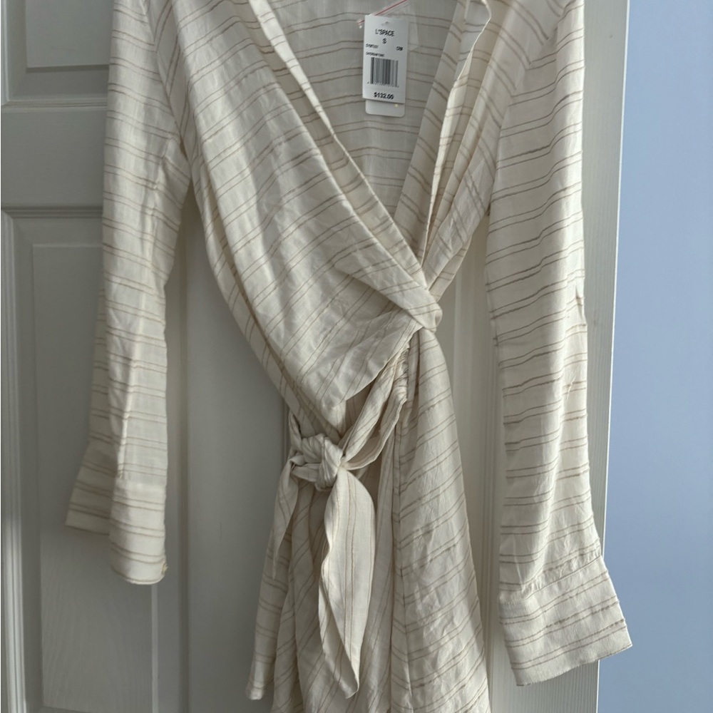 L*Space Cream Wrap Robe - Picture 4 of 5